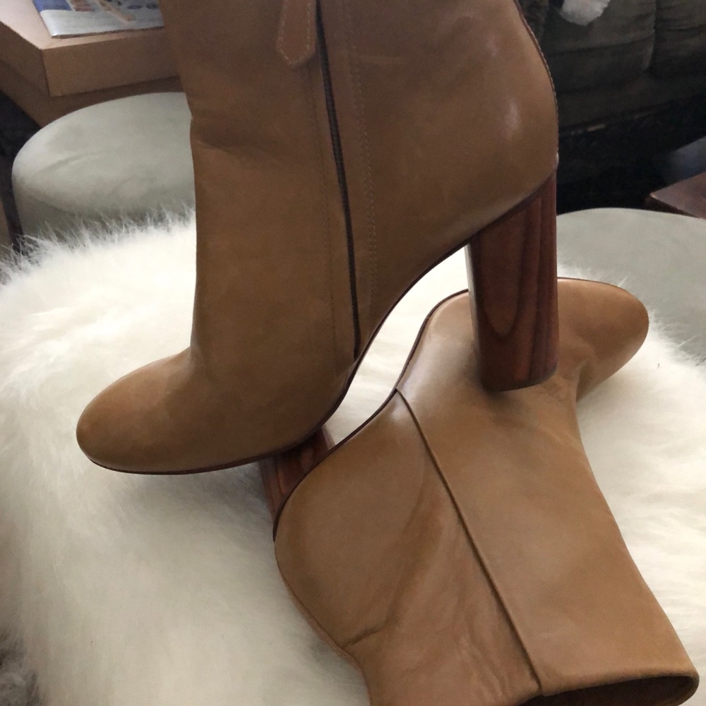 Tory Burch Tan All Leather Shoes